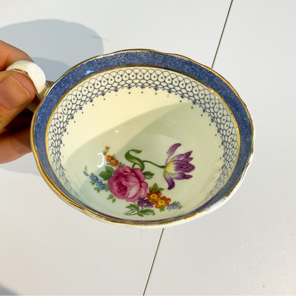 AYNSLEY Blue Lace Floral Tea Cup Cream & Gold | English Bone China - Picture 8 of 8